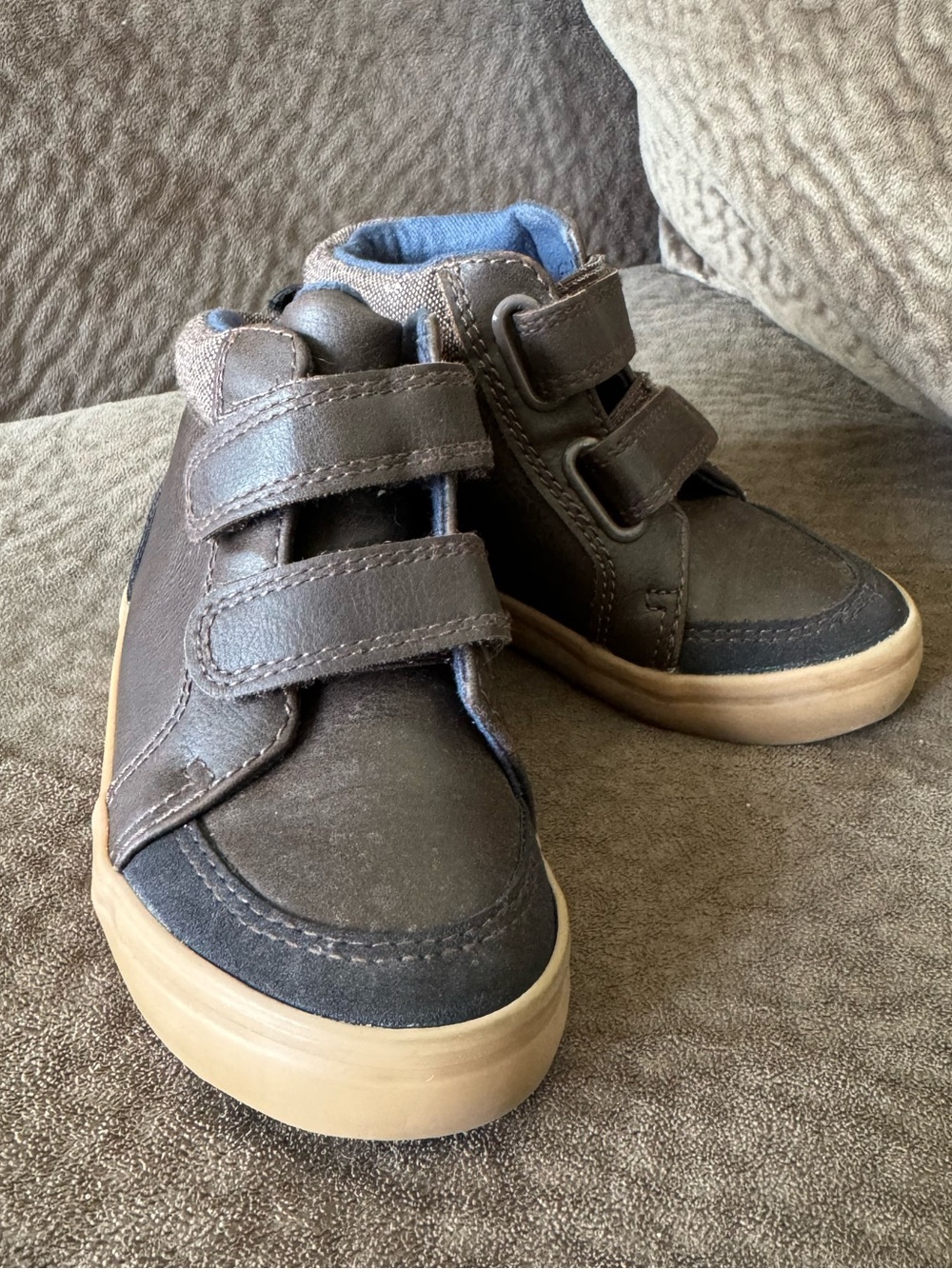 Cat & Jack toddler 6 Kids Brown High-Top Sneakers with Velcro Straps